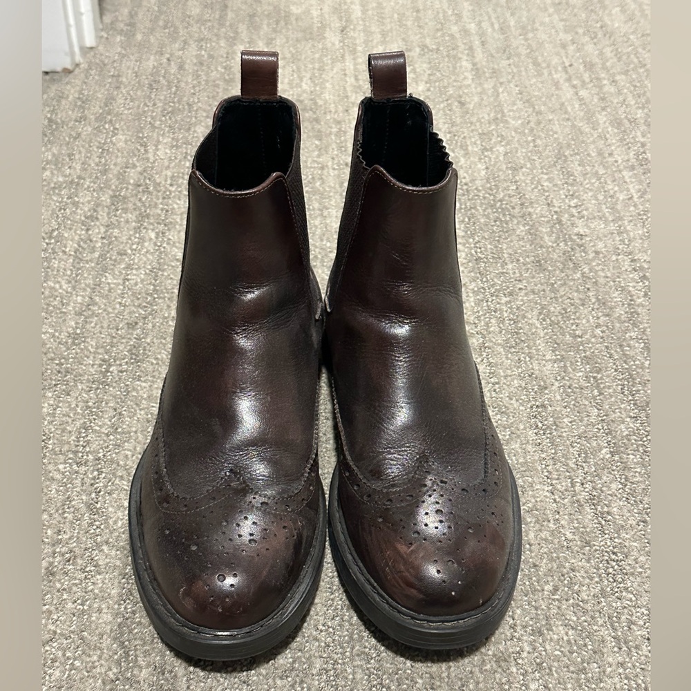 Italian Made Genuine Leather Chelsea Boots - Size 8 (Men’s) / 9.5 (Women’s)